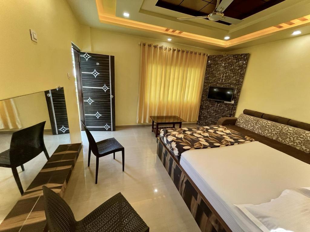 Hotel Saptarang Residency Panhala Exterior photo