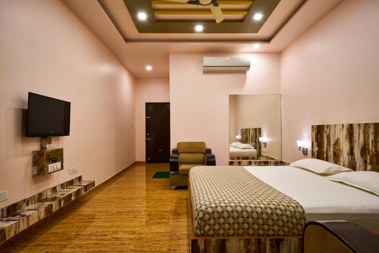 Hotel Saptarang Residency Panhala Exterior photo