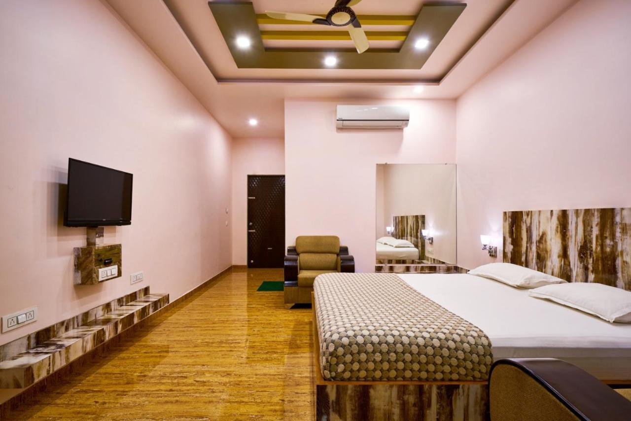 Hotel Saptarang Residency Panhala Exterior photo